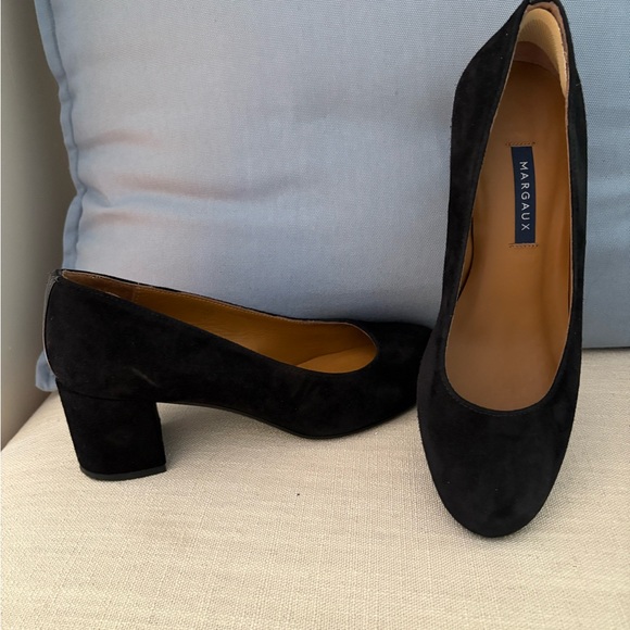 Margaux Black Flats Timeless Style - Picture 2 of 8
